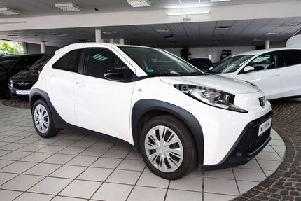 Toyota Aygo (X) 92.000 km 12.499 &euro; Hilden 40721