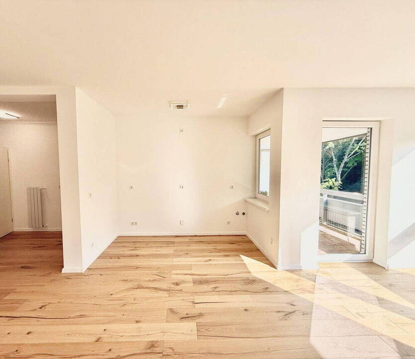 Provisionsfreier Direktverkauf: Kernsanierte 3-Zimmer-Wohnung mit TG , Düsseldorf-Golzheim