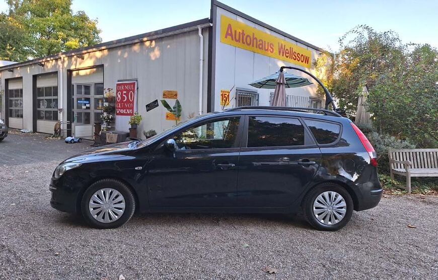 Hyundai i30 218.000 km 2.790 € Köln Porz 51147
