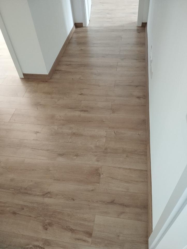 Dachgeschosswohnung *** Erstbezug nach vollständiger Sanierung ** zimmer