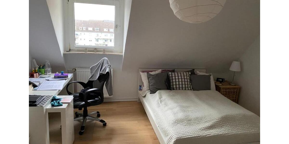 Dachgeschoßwohnung Essen Stadtbezirk II - 2.5 Zimmer, 52 m&sup2;, 560&euro; | Angebot:25417026
