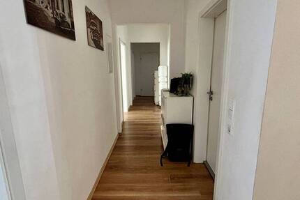Moderne Eigentumswohnung mit stilvollem BadeZimmer und guter Raumaufteilung