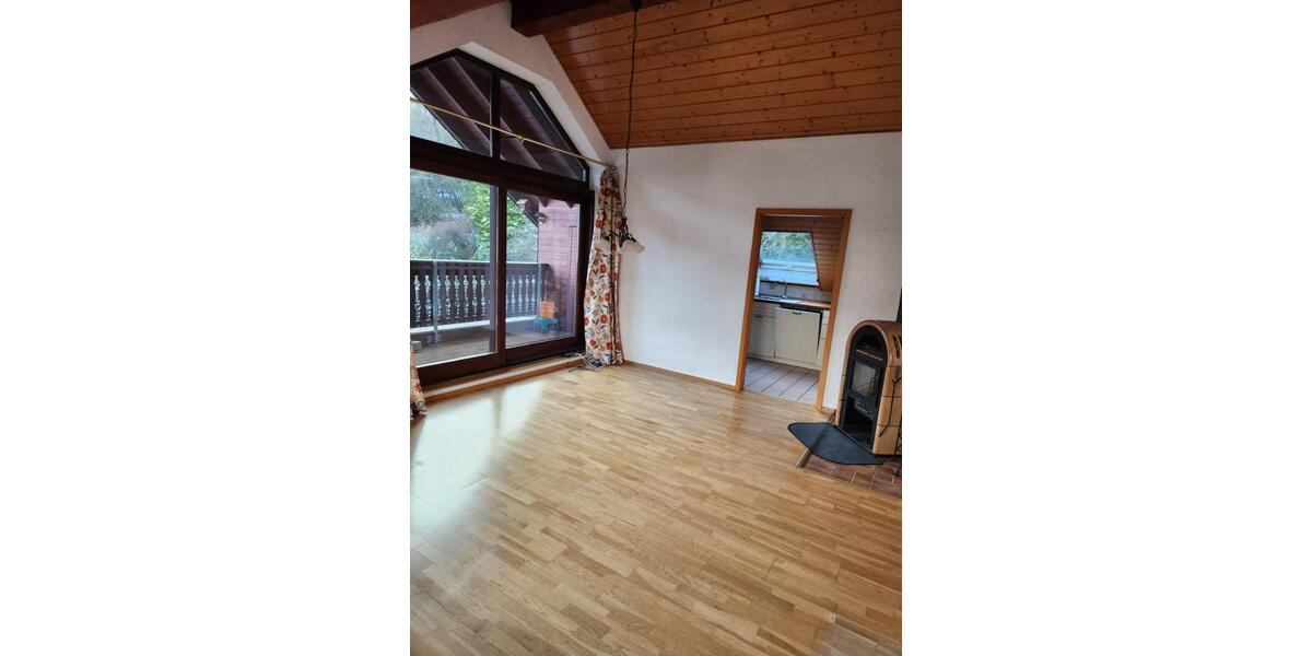 Dachgeschoßwohnung Lindlar - 4 Zimmer, 83 m&sup2;, 760&euro; | Angebot:24766509