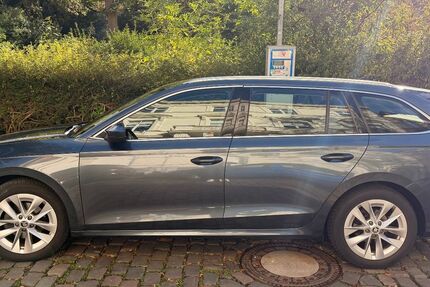 Skoda Octavia 113.500 km 15.900 &euro; Düsseldorf 40479