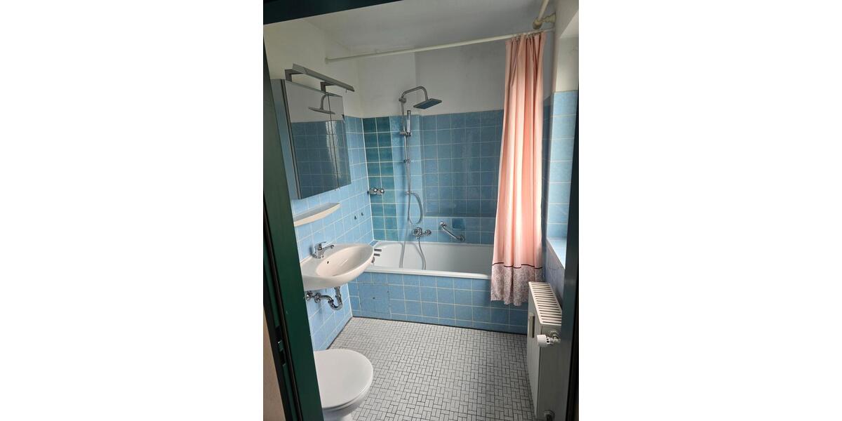 Erdgeschoßwohnung Solingen Wald - 3 Zimmer, 73 m&sup2;, 424&euro; | Angebot:23007837