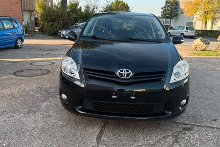 Toyota Auris 167.000 km 2.999 &euro; Köln 50767