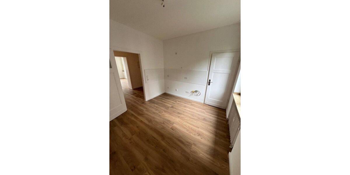 Etagenwohnung Düsseldorf Bilk - 3 Zimmer, 79 m&sup2;, 1.430&euro; | Angebot:26886365