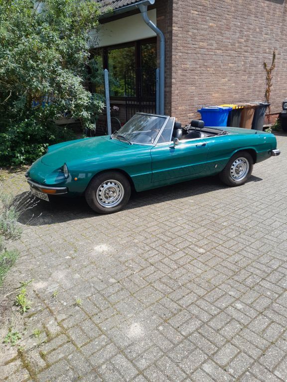 Alfa Romeo Spider 93.000 km 7.400 € Hilden 40724