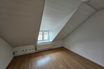 Dachgeschoßwohnung Solingen Aufderhöhe - 4 Zimmer, 85 m&sup2;, 930&euro; | Angebot:27603836