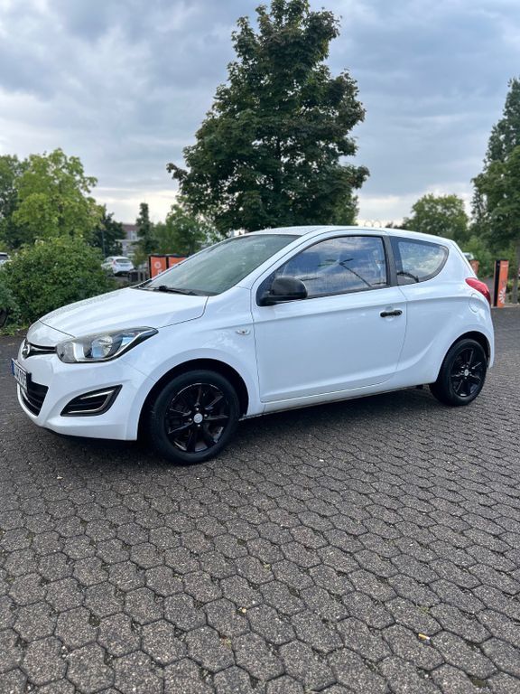 i20