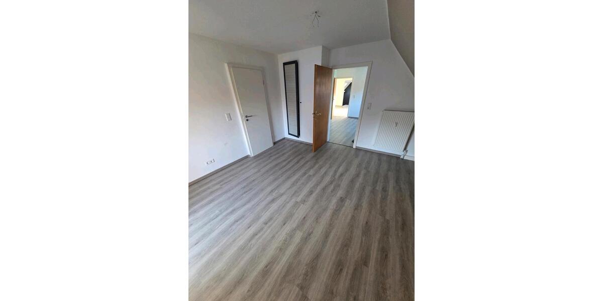 Dachgeschoßwohnung Sprockhövel - 3 Zimmer, 62 m&sup2;, 650&euro; | Angebot:24741387