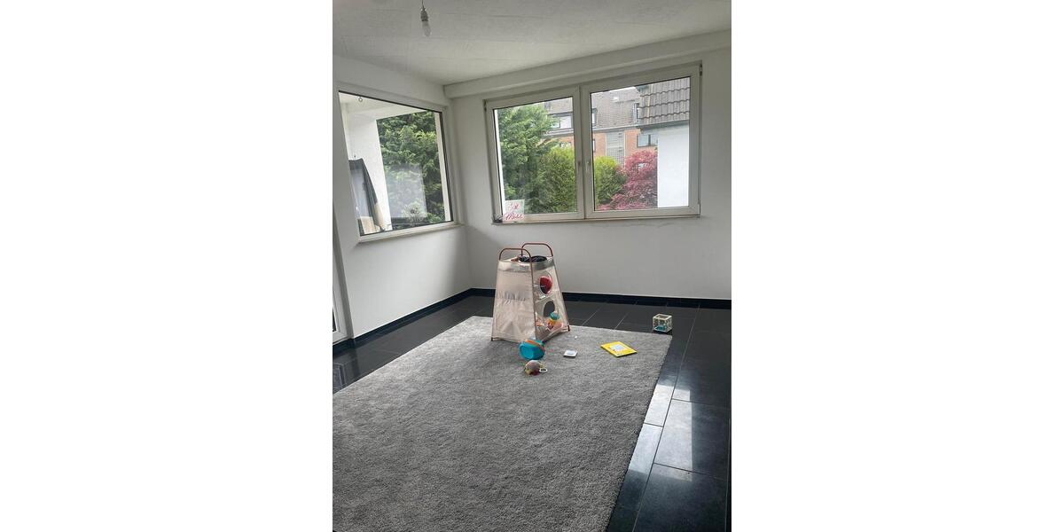 Etagenwohnung Ratingen Tiefenbroich - 3 Zimmer, 105 m&sup2;, 1.100&euro; | Angebot:26532618