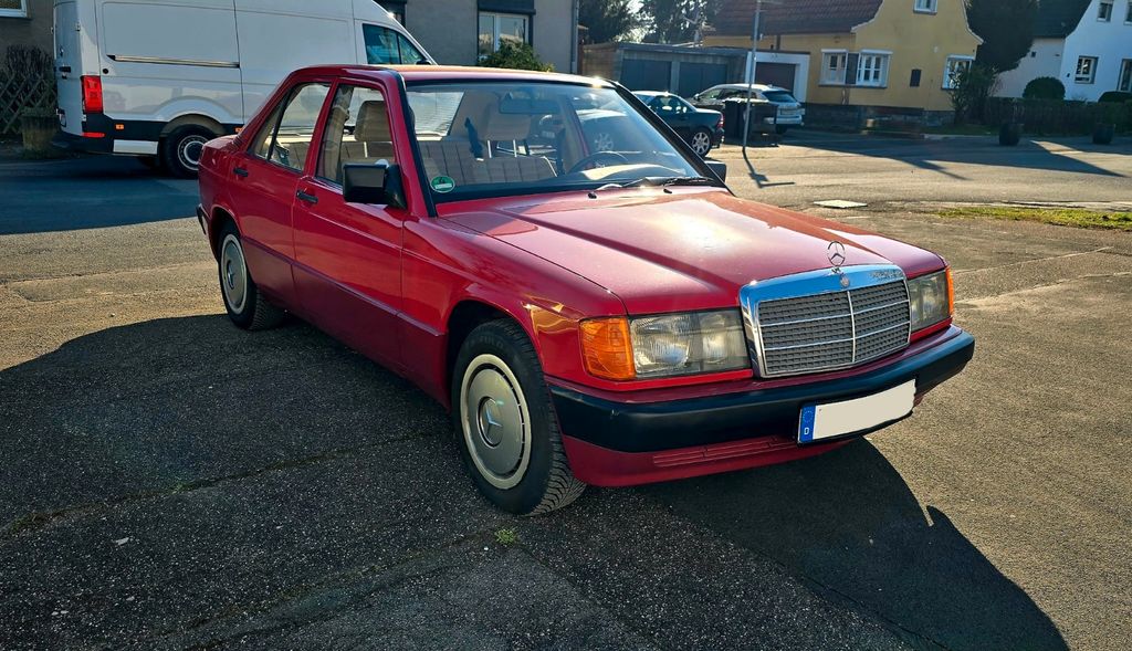 Mercedes-Benz 190 189.000 km 4.550 &euro; Köln 51105