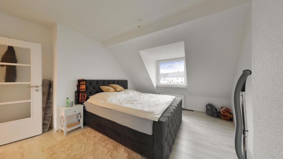 Dachgeschoßwohnung Ratingen Tiefenbroich - 2 Zimmer, 47 m&sup2;, 69.000&euro; | Angebot:26619846