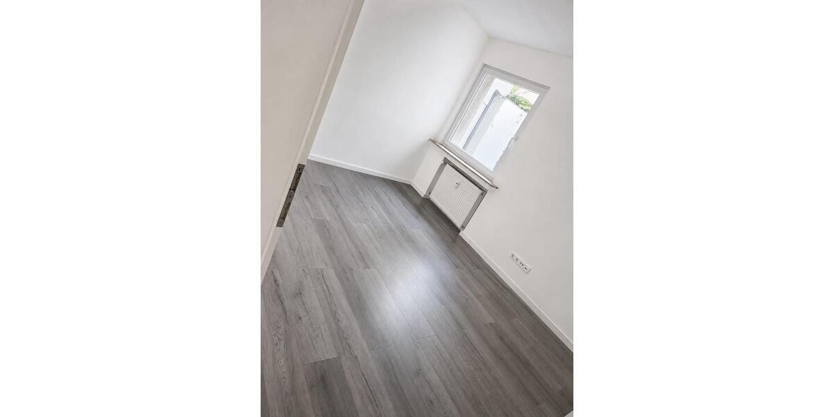 Erdgeschoßwohnung Leverkusen - 3 Zimmer, 80 m&sup2;, 1.250&euro; | Angebot:27622325