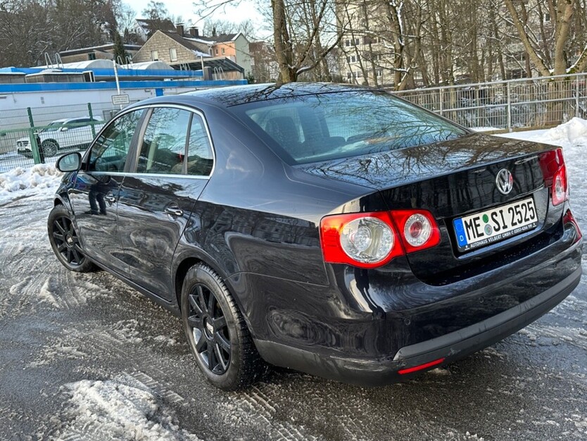 VW Jetta 100.000 km 6.000 € Velbert 42551