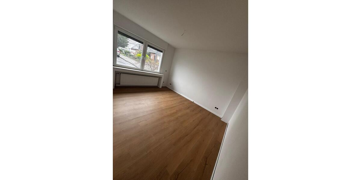 Doppelhaushälfte Mettmann - 5.5 Zimmer, 131 m&sup2;, 2.475&euro; | Angebot:25957720