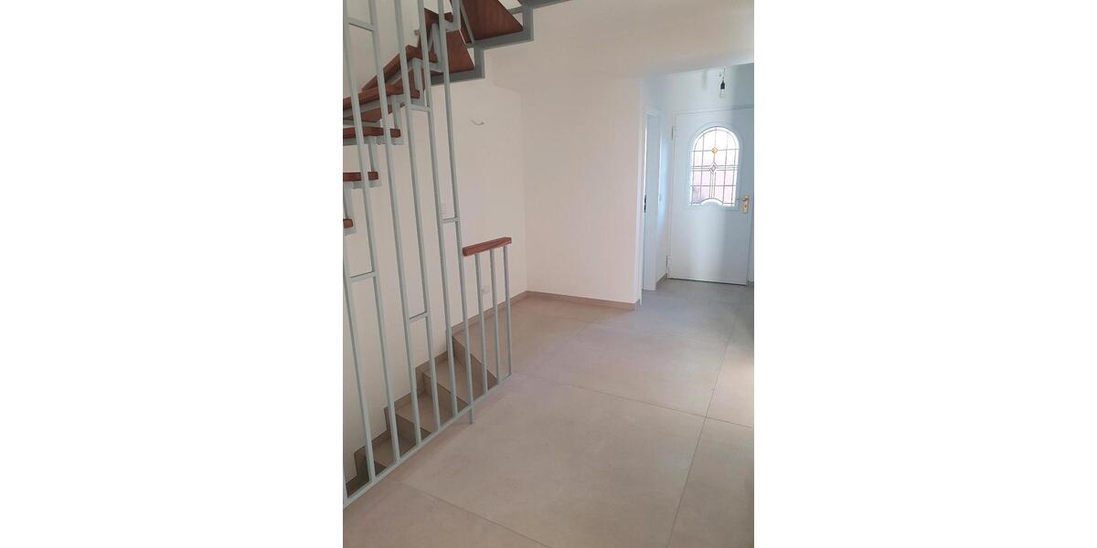 Doppelhaushälfte Ratingen Hösel - 5 Zimmer, 130 m&sup2;, 2.500&euro; | Angebot:25368270