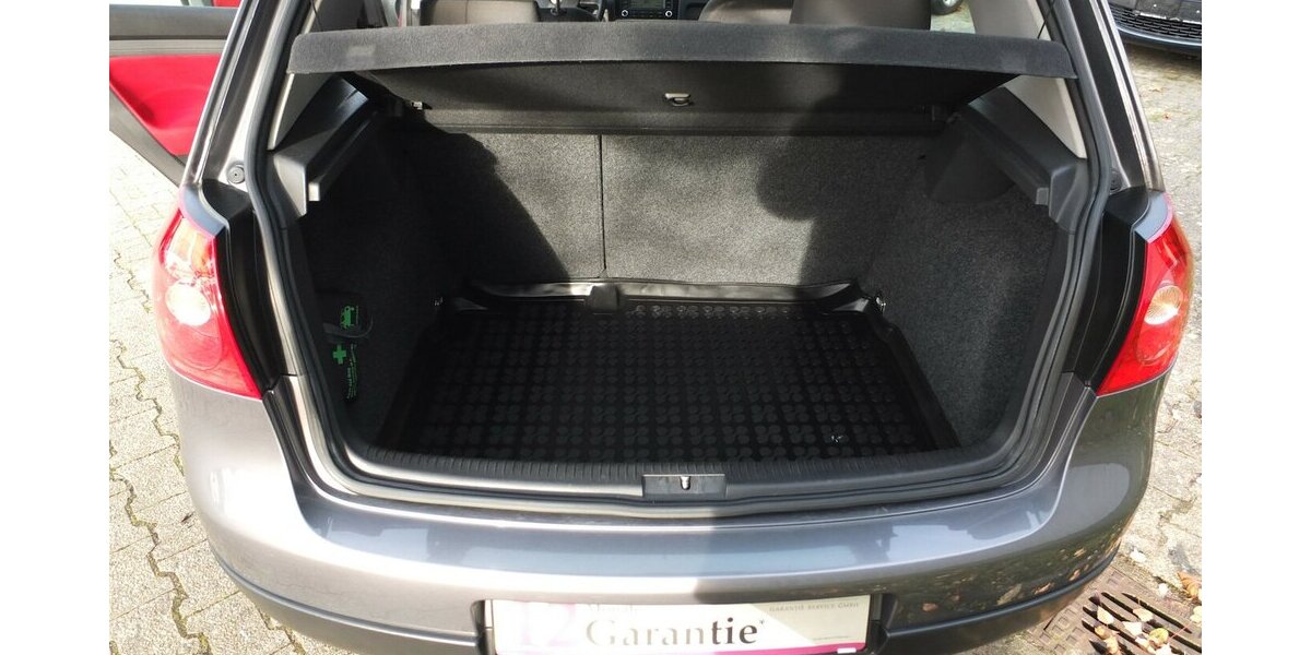 VW Golf BLACK WEEK 25:TRENDLINE KLIMAAUTOMATIK 5-TÜRI 132.115 km 4.498 € Köln 50858