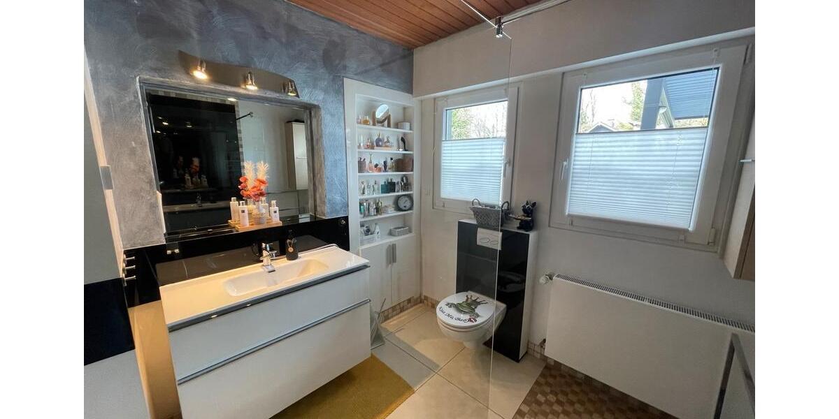 Einfamilienhaus Solingen Central - 5 Zimmer, 161 m&sup2;, 750.000&euro; | Angebot:25647817