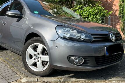 VW Golf 116.000 km 8.950 &euro; Neuss 41469