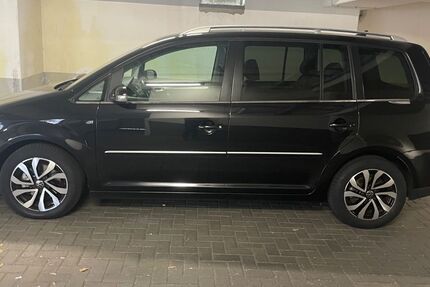 VW Touran 229.000 km 4.900 € Remscheid 42859