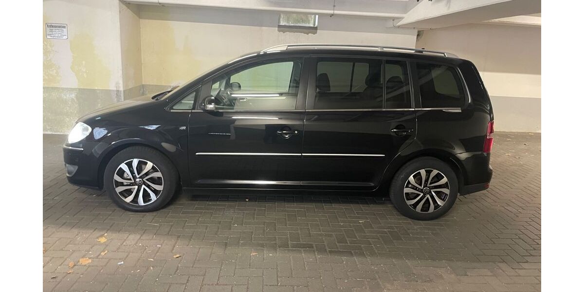 VW Touran 229.000 km 4.900 € Remscheid 42859
