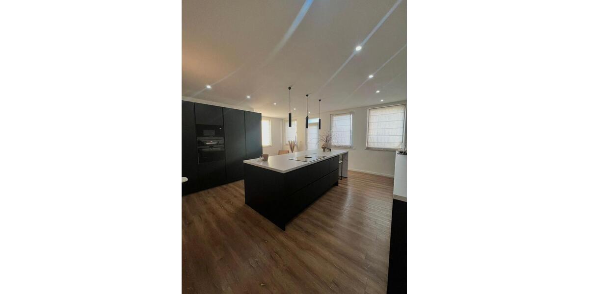 Bungalow Solingen Mitte - 4 Zimmer, 170 m&sup2;, 2.100&euro; | Angebot:27615095