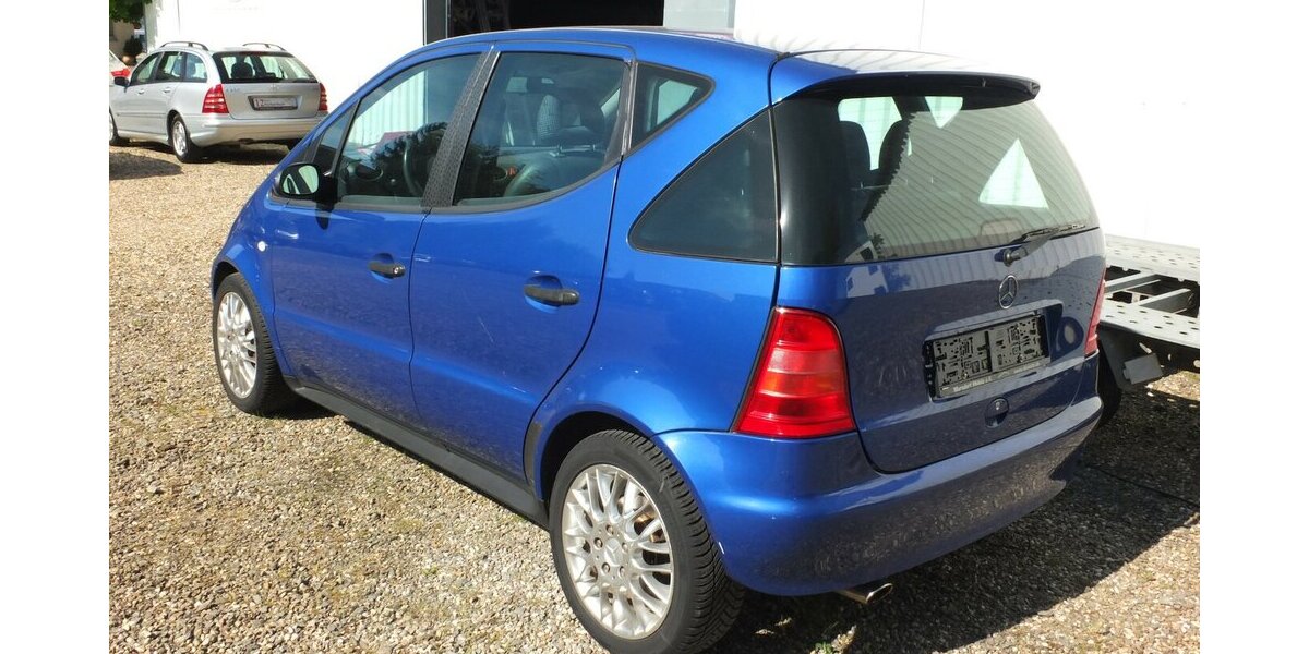 Mercedes-Benz A 190 AVANTGARDE AUTOMATIK KLIMA TEILLEDER 173.215 km 3.500 &euro; Köln 50858