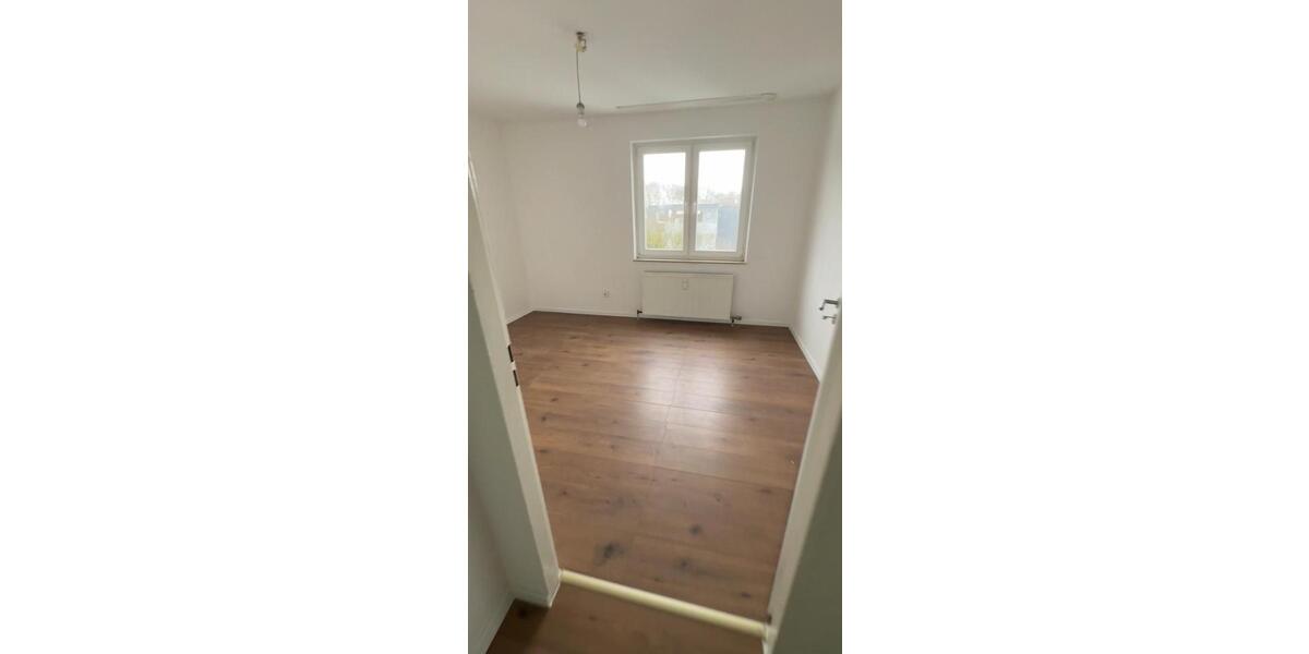 Etagenwohnung Leverkusen Bergisch Neukirchen - 3 Zimmer, 90 m&sup2;, 190.000&euro; | Angebot:26639417