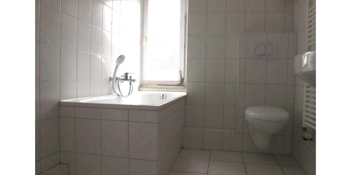 Dachgeschoßwohnung Leverkusen Opladen - 3 Zimmer, 80 m&sup2;, 900&euro; | Angebot:25920226