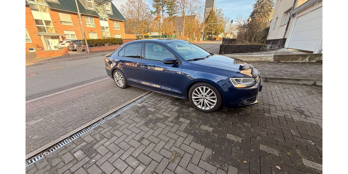 VW Jetta 165.000 km 6.200 &euro; Bergisch Gladbach 51469