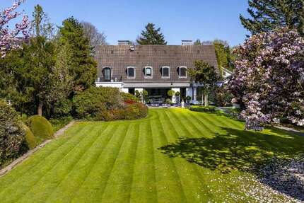 Haus zum Kaufen in Meerbusch 3.200.000 € 244.68 m²