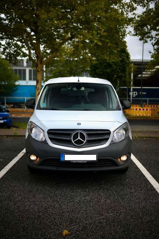 Mercedes-Benz Citan 69.200 km 10.900 € Düsseldorf 40217
