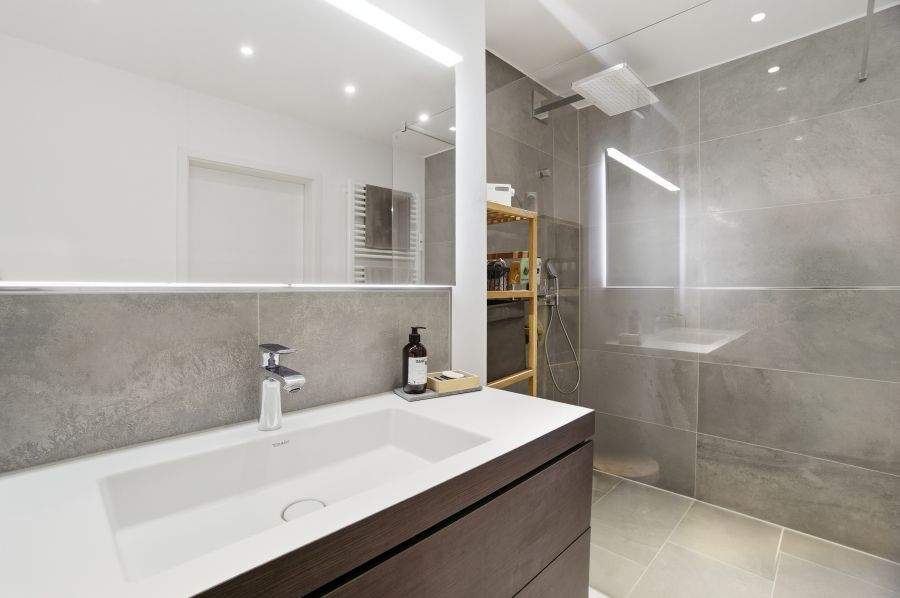 Etagenwohnung Düsseldorf Hassels Hassels - 2 Zimmer, 83 m&sup2;, 325.000&euro; | Angebot:24974732