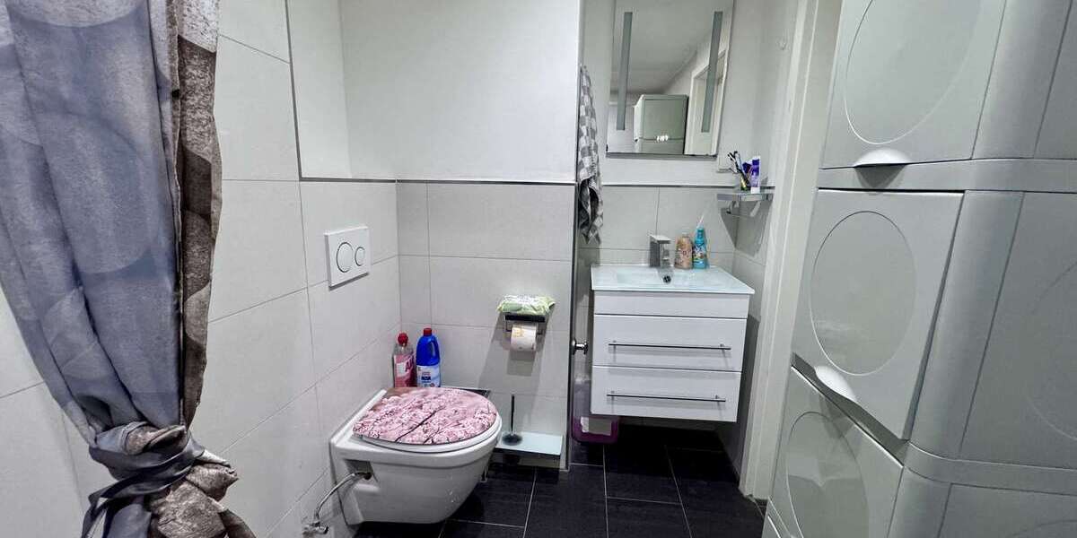 Traumhafte 3,5-Zimmer-Wohnung mit großem Balkon, herrlicher Aussicht, Garage und inkl.Einbauküche - Etagenwohnung Velbert Pöthen | Angebot:24740227