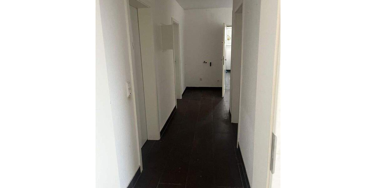 Etagenwohnung Köln-Pesch Pesch - 3 Zimmer, 83 m&sup2;, 1.350&euro; | Angebot:24762161