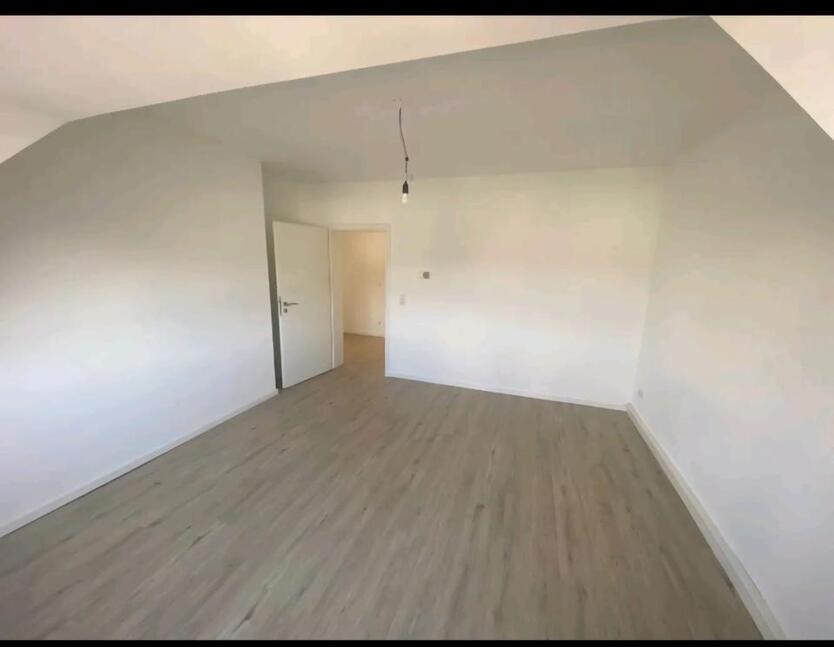 Spichernstr, 3 Zimmer, KDB, Balkon, 77 qm, Laminat zimmer