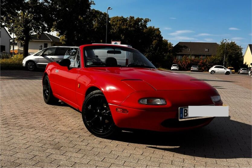 Mazda MX-5 222.000 km 8.490 € Essen 45138