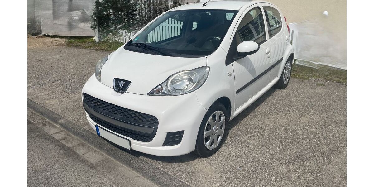 Peugeot 107 31.000 km 3.200 &euro; Solingen 42699