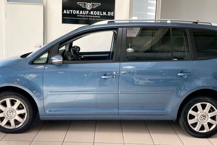 VW Touran 156.385 km 9.900 &euro; Köln 51067