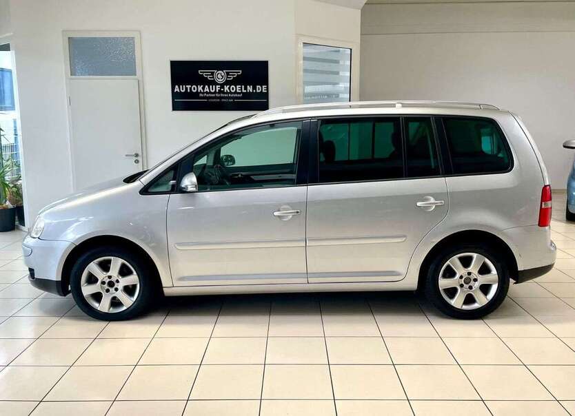VW Touran 227.850 km 4.990 € Köln 51067