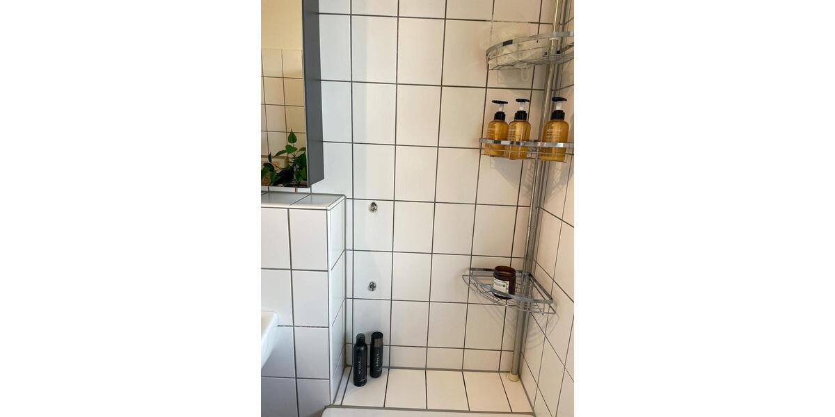 Dachgeschoßwohnung Düsseldorf Stadtbezirk 6 - 2 Zimmer, 65 m&sup2;, 1.350&euro; | Angebot:25995424