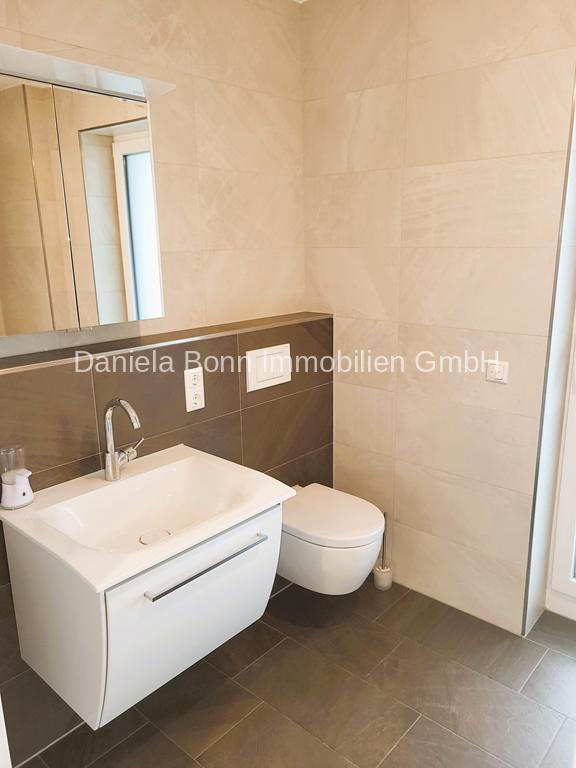 Hochwertige und top ausgestattete 3 Zimmer Wohnung + Aufzug und Garagenstellplatz mitten in Pulheim! zimmer