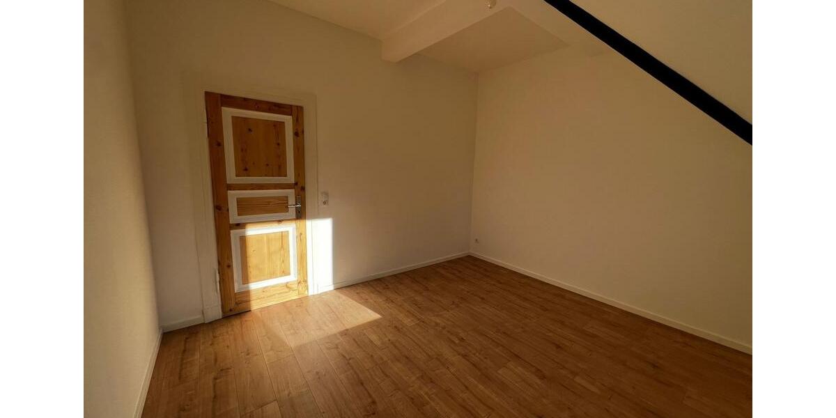 Dachgeschoßwohnung Radevormwald - 3.5 Zimmer, 90 m&sup2;, 810&euro; | Angebot:24869986