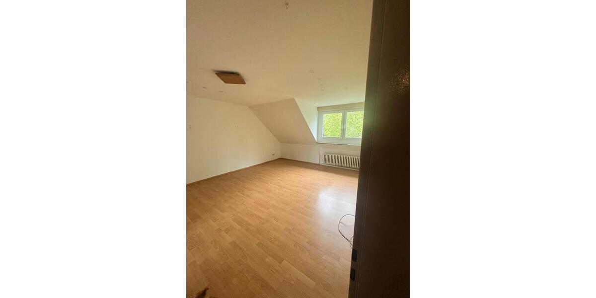 Dachgeschoßwohnung Köln Mülheim - 5 Zimmer, 105 m&sup2;, 360.000&euro; | Angebot:26676591
