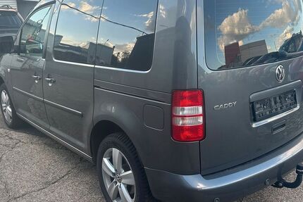 VW Caddy 118.000 km 8.990 &euro; Neuss 41460