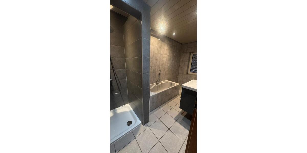 Erdgeschoßwohnung Ratingen Lintorf - 3.5 Zimmer, 85 m&sup2;, 850&euro; | Angebot:25990085