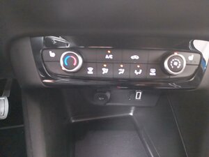 Opel Corsa YES SHZ,LHZ,LED-SW,VZE 5.858 km 22.490 &euro; HAAN 42781
