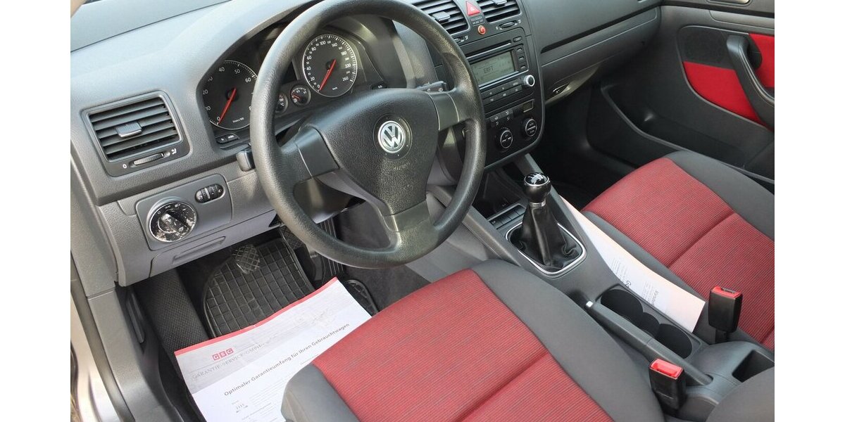 VW Golf BLACK WEEK 25:TRENDLINE KLIMAAUTOMATIK 5-TÜRI 132.115 km 4.498 € Köln 50858